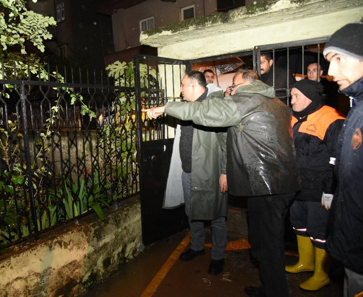 Başkan Yılmaz&rsquo;dan acil m&uuml;dahale ekibine gece denetimi