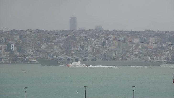 Üç gündür İstanbul'da bekleyen Rus savaş gemisi Karadeniz'e döndü G5