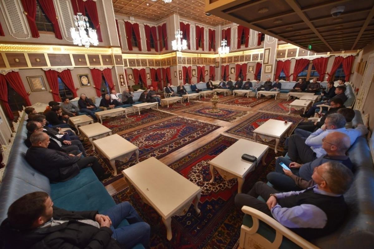 İrfan Meclisinde Osmanlı politikaları tartışıldı