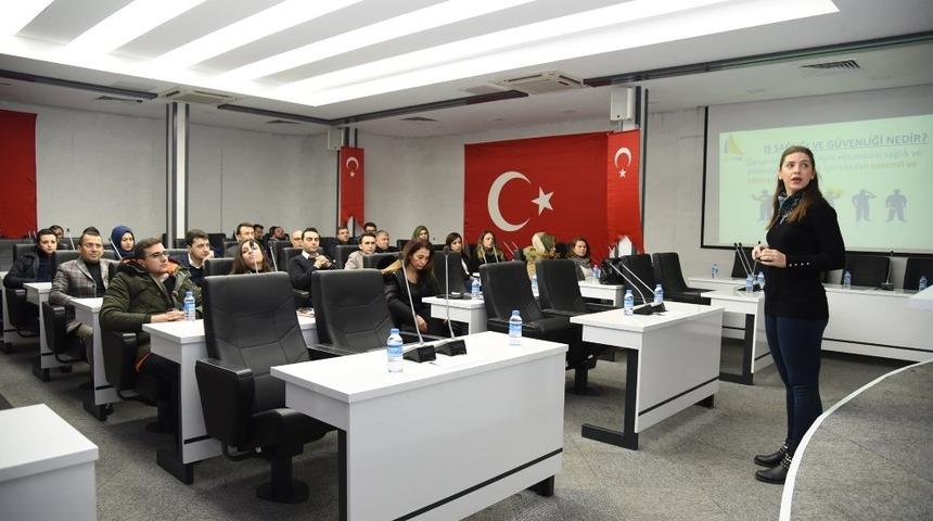 Karesi Belediyesi personelinin sağlık ve g&uuml;venliğini d&uuml;ş&uuml;n&uuml;yor