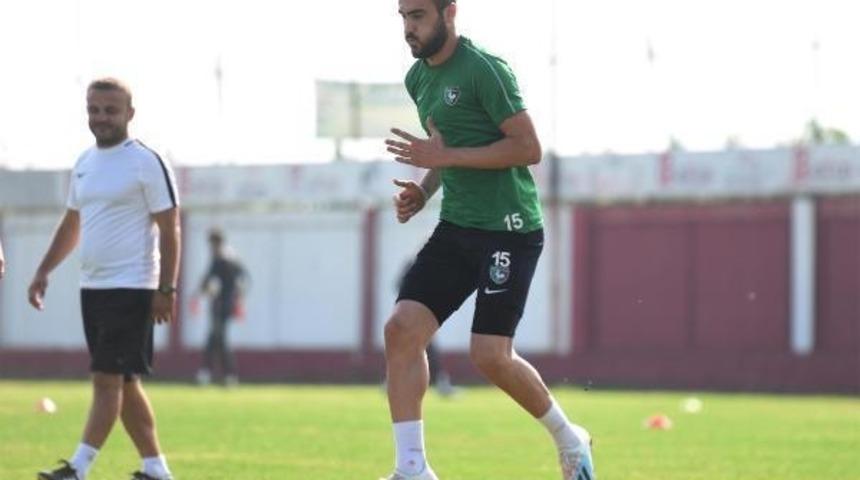 Denizlispor s&uuml;resiz kadro dışı bıraktığı Oğuz Yılmaz ile anlaşmaya vardı