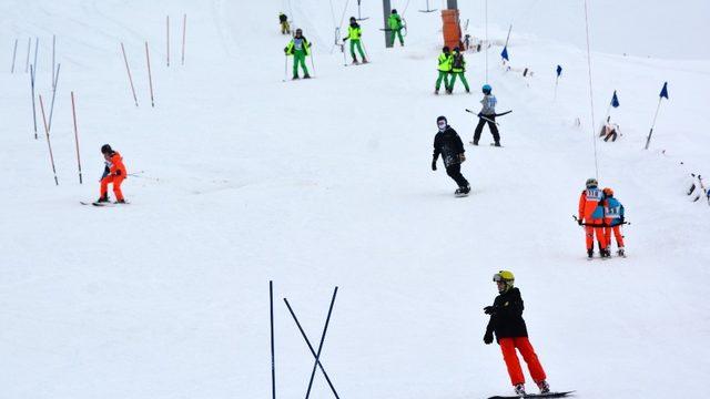 Davraz’da kar kalınlığı 1,5 metreyi aştı