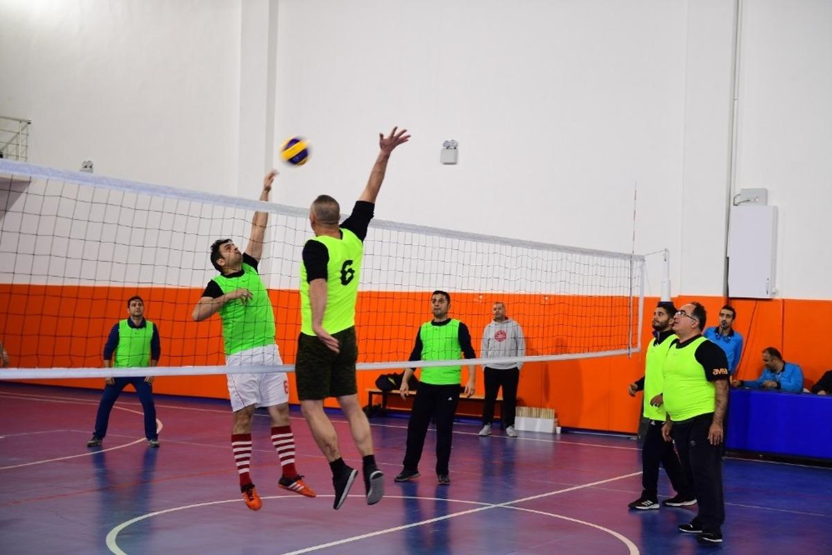 Yeşilyurt Belediyesi, &lsquo;Birimler Arası Voleybol Turnuvası&rsquo; d&uuml;zenledi
