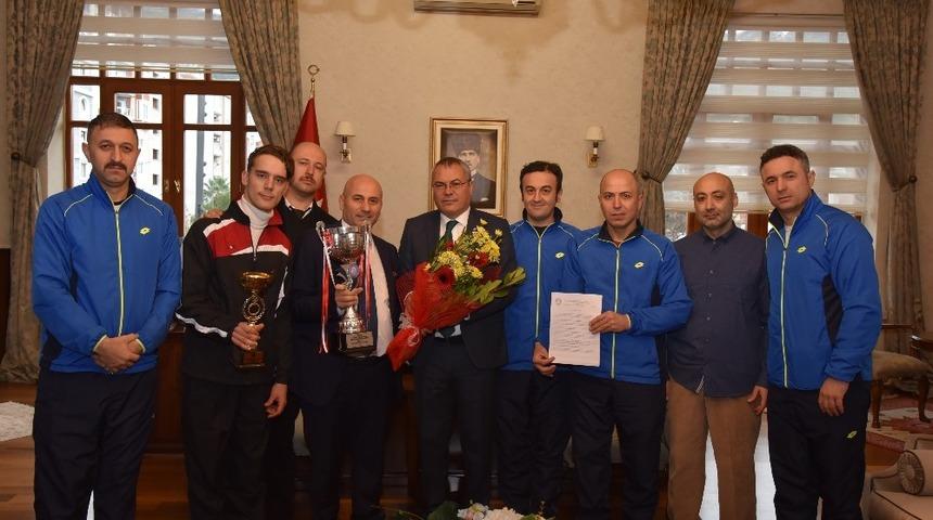 İşitme Engeli sporcular başarılarıyla g&ouml;z doldurdu