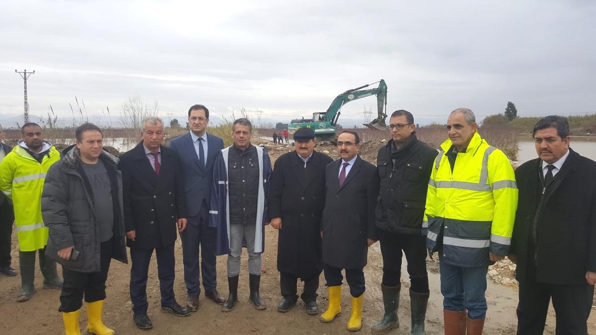 Bakan Yardımcısı &Ouml;zkaldı, Tarsus'ta hasar g&ouml;ren tarım arazilerini inceledi