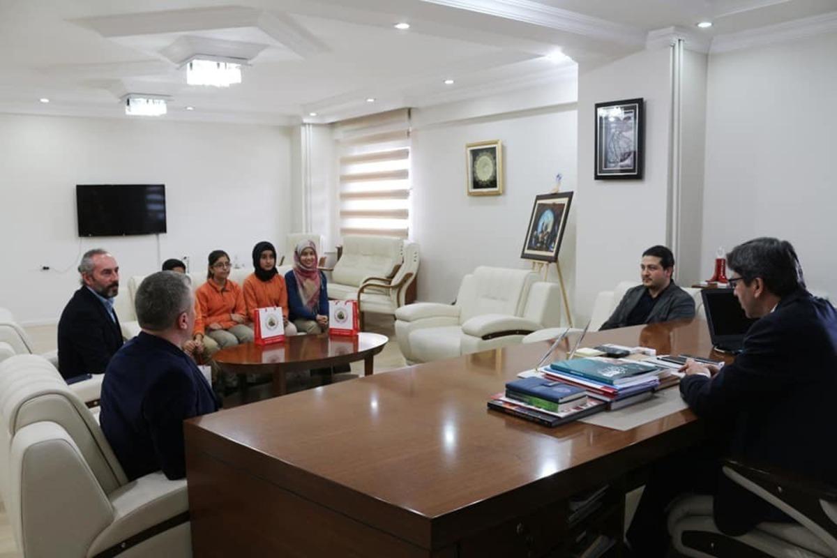 Yabancı uyruklu &ouml;ğrencilerden İl Milli Eğitim M&uuml;d&uuml;r&uuml; Yal&ccedil;ın&rsquo;a ziyaret