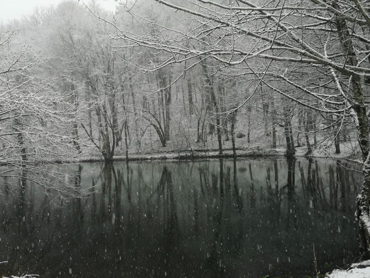 Doğa harikası Yedig&ouml;ller beyaz &ouml;rt&uuml; ile kaplandı