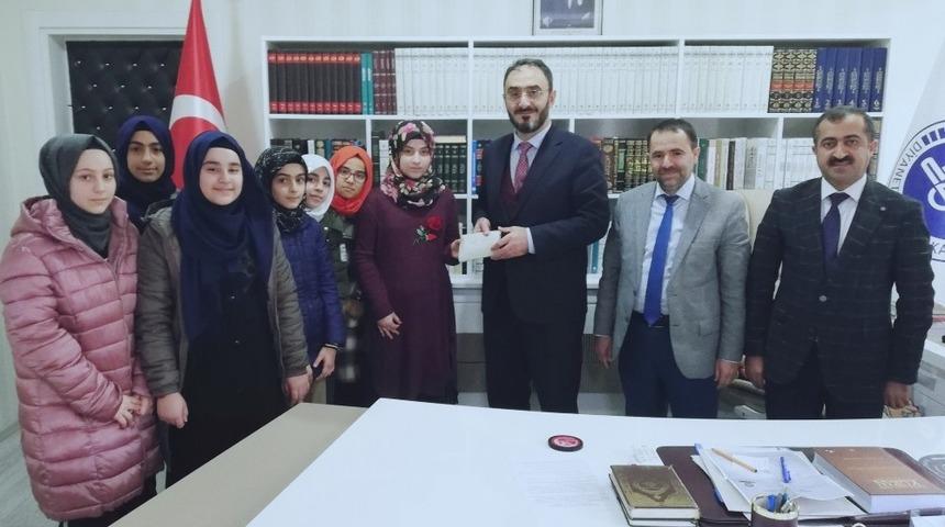 Diyarbakır&rsquo;da lise &ouml;ğrencilerinden &ouml;rnek davranış