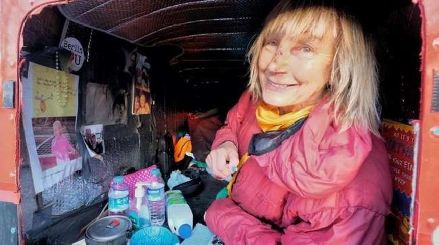 &Ccedil;ocuklara yardım i&ccedil;in Nepal&rsquo;e y&uuml;r&uuml;yor