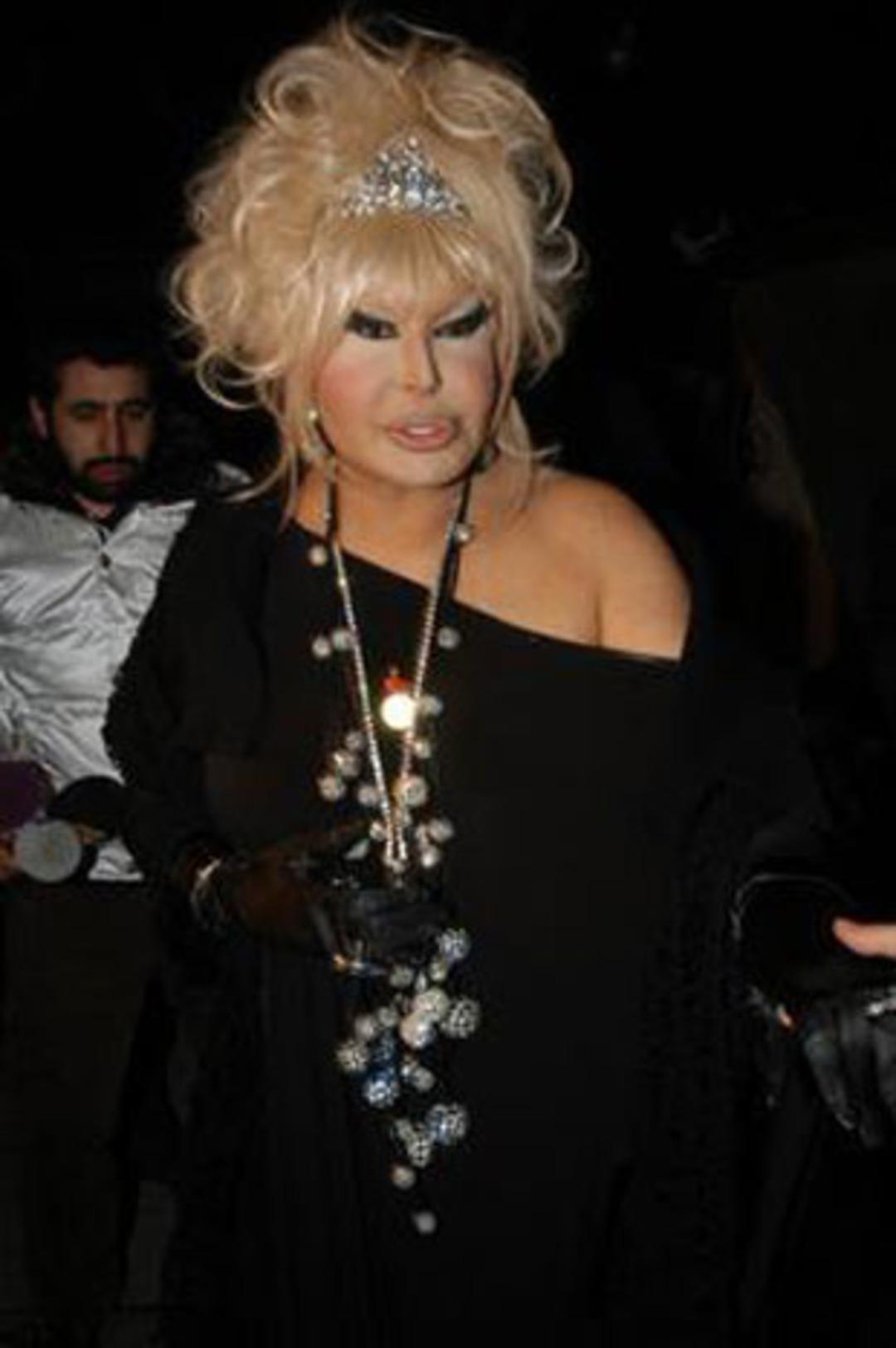 Ajda Pekkan'a yazık oldu