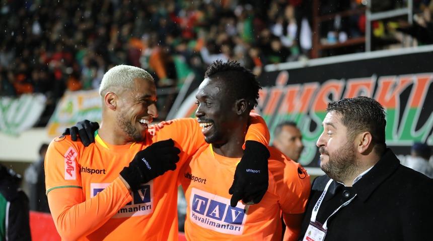 Fenerbahçe ikinci stoperi Alanya'da buldu! Welinton...