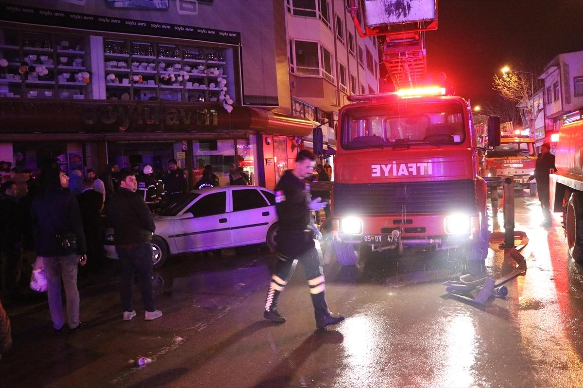 Amasya'da alışveriş merkezinde yangın: 2 &ouml;l&uuml;, 4 kişi yoğun bakımda
