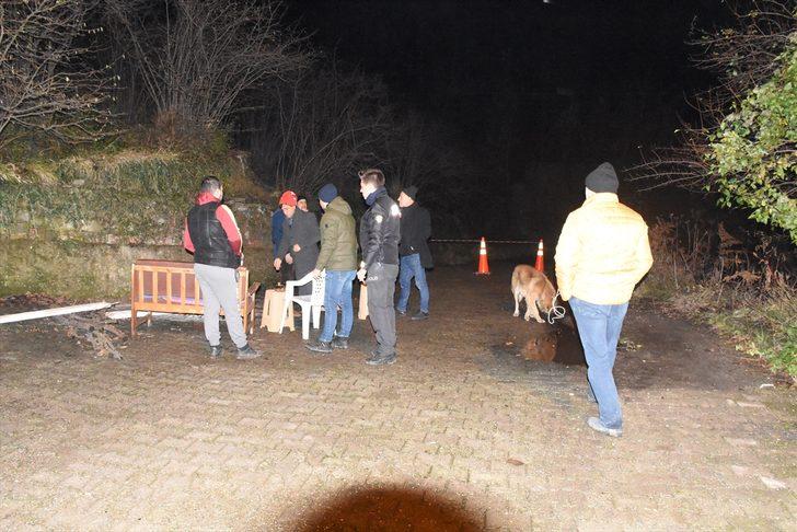 Zonguldak'ta heyelan nedeniyle 3 ev tahliye edildi G2