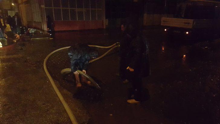 Sağanak yağış Ordu'yu vurdu! Yollar göle döndü işyerlerini su bastı! G2