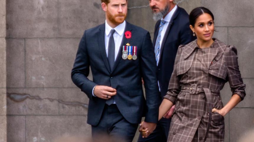 Prens Harry ve Meghan Markle'ın a&ccedil;ıklaması İngiltere'yi sarstı! Taht sıralaması arap sa&ccedil;ına d&ouml;nd&uuml;!