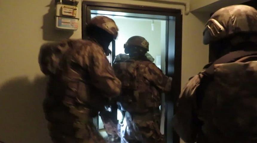 Bursa’da FETÖ'nün ’gaybubet evleri'ne baskın! Gözaltılar var