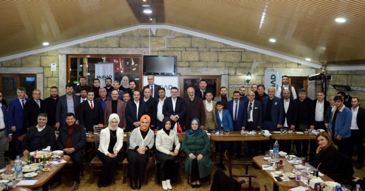 M&Uuml;SİAD İzmir&rsquo;de SENYAP Yatırım Ortaklığı ve GABORAS Gayrimenkul Borsası tanıtımı