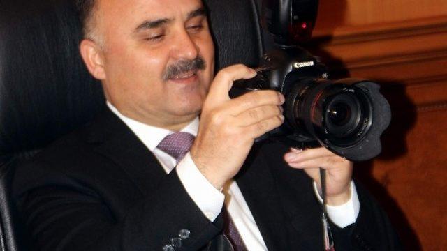 Vali Günaydın, Gazeteciler, vatandaşla kurumlar arasında köprü görevi görmektedir