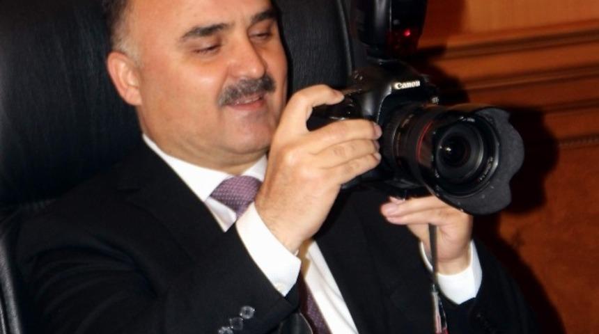 Vali Günaydın, "Gazeteciler, vatandaşla kurumlar arasında köprü görevi görmektedir"