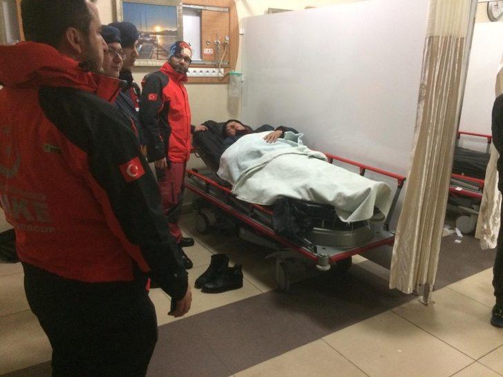 Kara saplanan kepçe operatörünü AFAD ve UMKE kurtardı G2