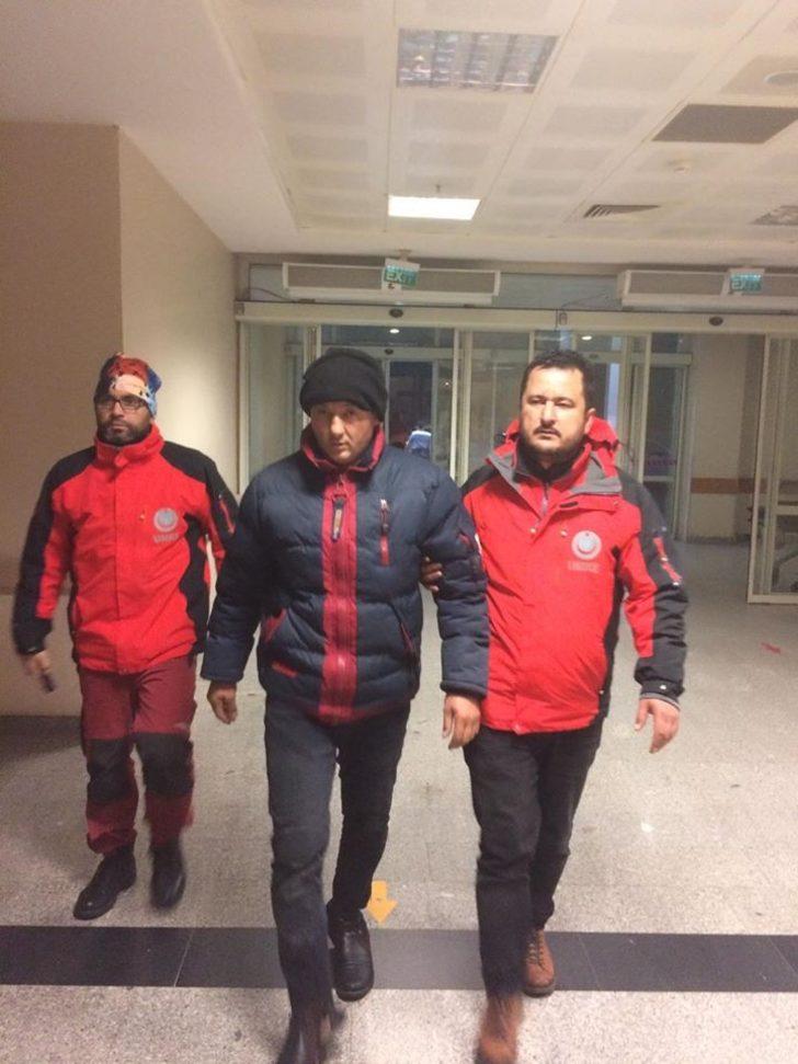 Kara saplanan kepçe operatörünü AFAD ve UMKE kurtardı G5