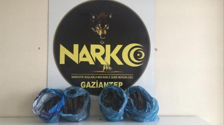 3 kilo esrar ele ge&ccedil;irildi: 1 g&ouml;zaltı