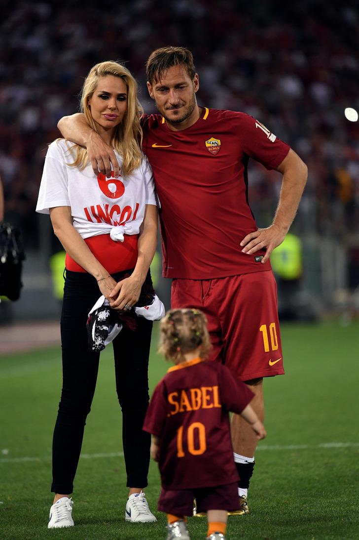 Totti'nin eşi Ilary Blasi'nin yaptığı spor sosyal medyayı salladı G1