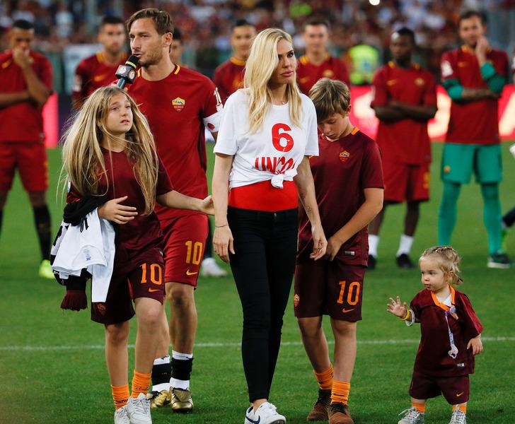 Totti'nin eşi Ilary Blasi'nin yaptığı spor sosyal medyayı salladı G2