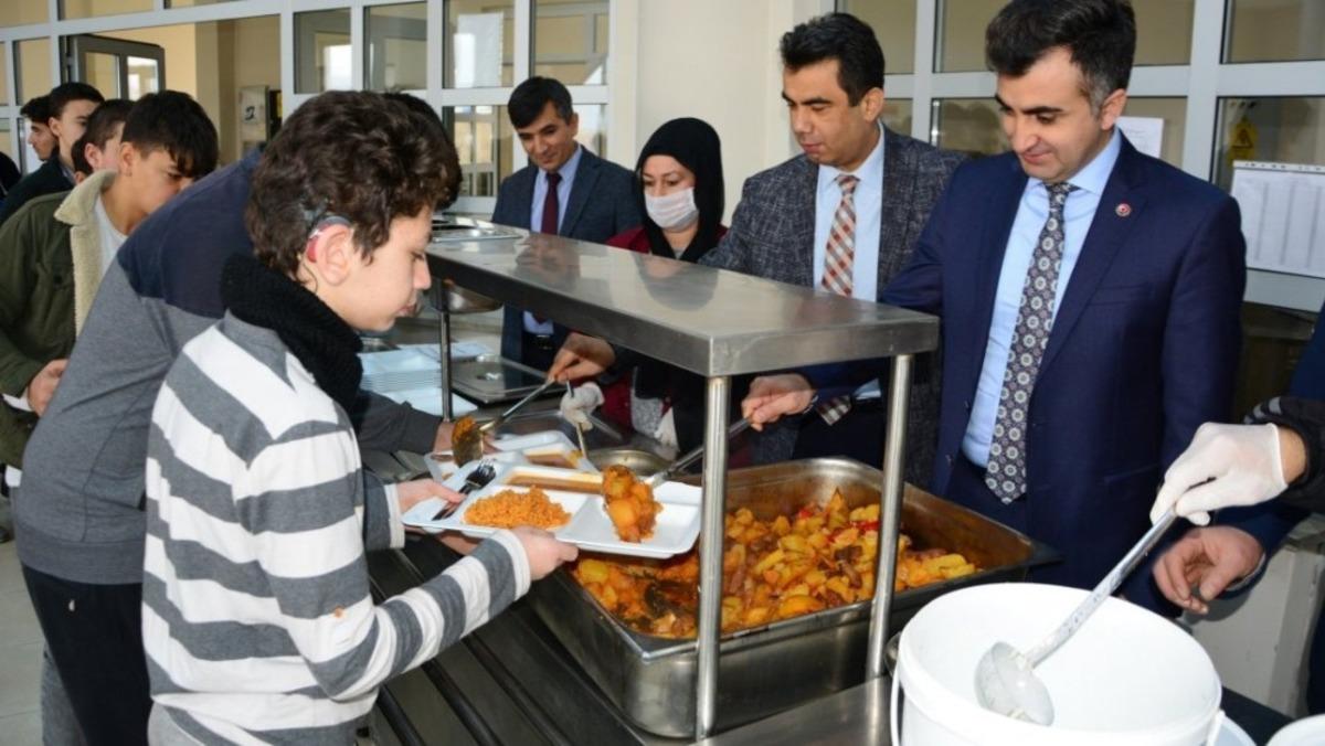 Milli Eğitim M&uuml;d&uuml;r&uuml;nde okullarda inceleme