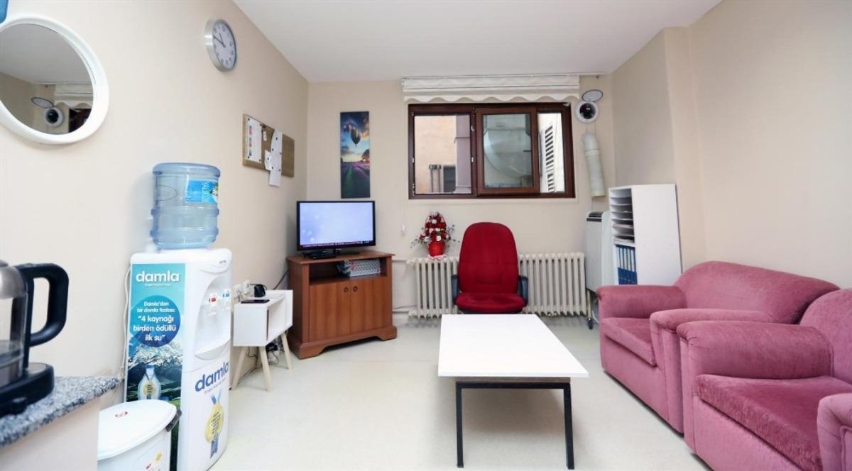 Trakya &Uuml;niversitesi Hastanesi hemşirelerinde &ouml;rnek davranış