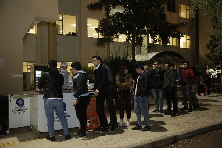 Üniversite öğrencilerine final haftasında akşam çorba servisi G2