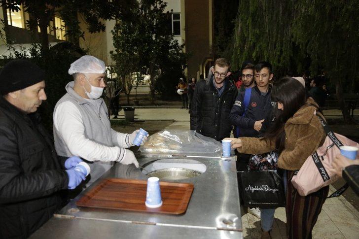 Üniversite öğrencilerine final haftasında akşam çorba servisi G3