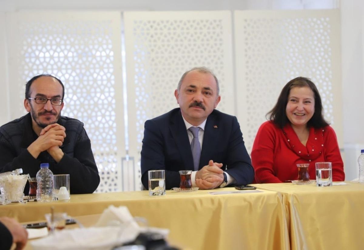 Başkan Esen 10 Ocak &Ccedil;alışan Gazeteciler g&uuml;n&uuml;n&uuml; kutladı