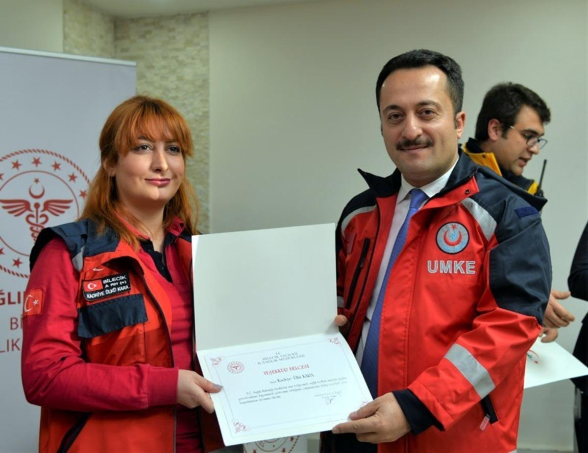 Sınırda g&ouml;rev alan sağlık personeline teşekk&uuml;r belgesi