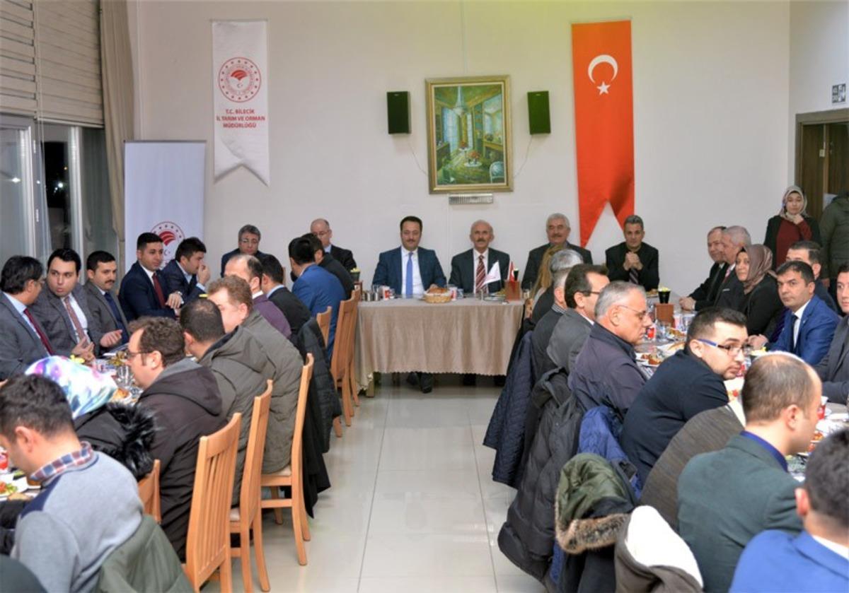 Vali Şent&uuml;rk, proje personelleriyle bir araya geldi