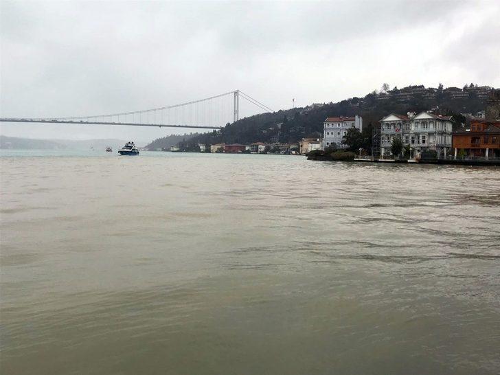 Boğaz'ın rengi değişti, Anadolu Hisarı sahiline çamur aktı G1