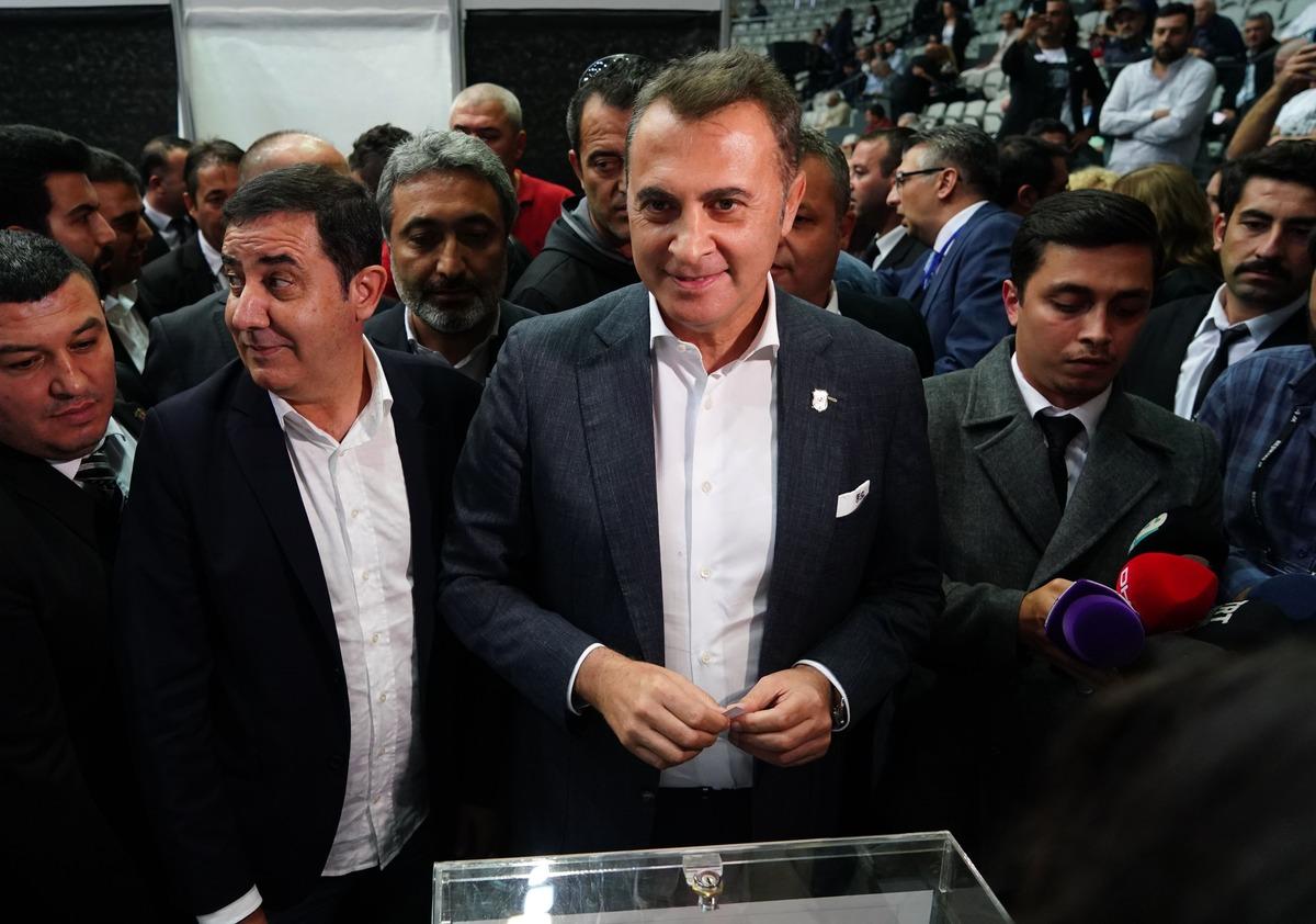 Beşiktaş'ta Fikret Orman, ibra edilmedi