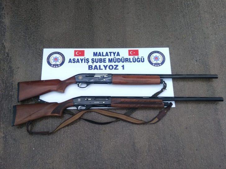 Silahlar ve uyuşturucu ele geçirildi G1