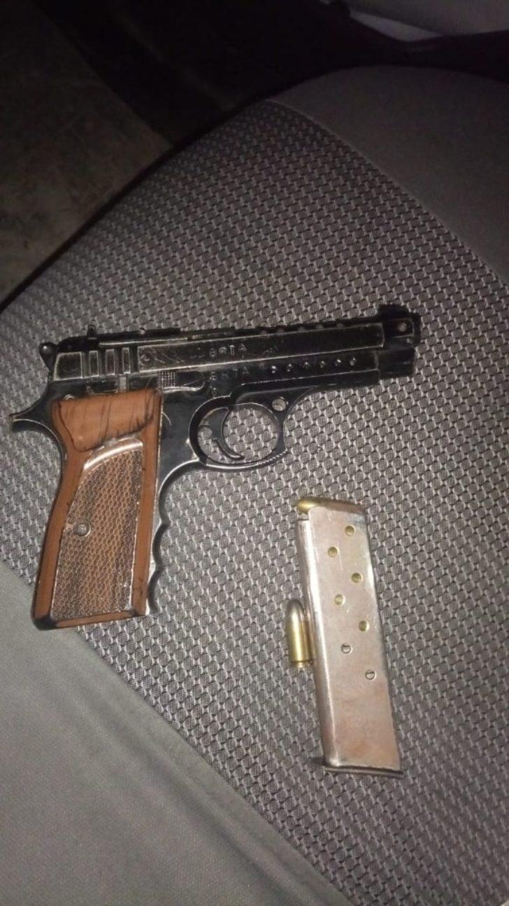 Silahlar ve uyuşturucu ele geçirildi G3