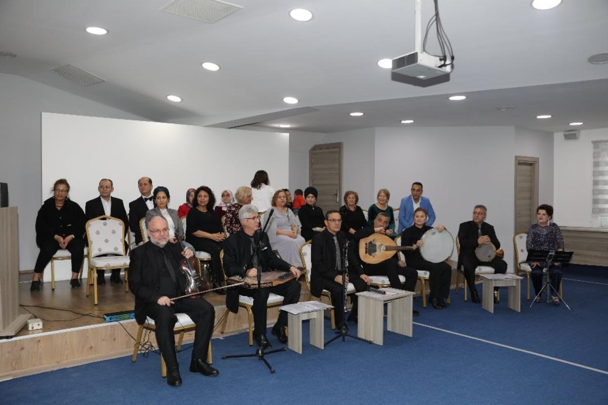 Huzurevi sakinlerine T&uuml;rk Halk M&uuml;ziği konseri