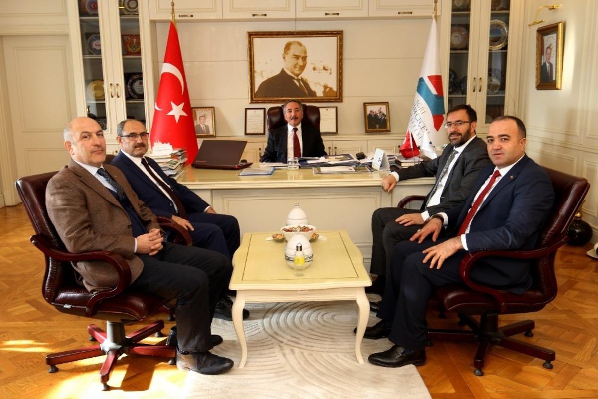 Aİ&Ccedil;&Uuml; Rekt&ouml;r&uuml; Prof. Dr. Karabulut, Demir ve &Ccedil;intimar&rsquo;ı misafir etti