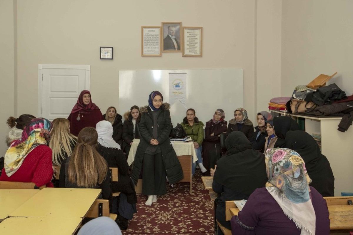 İpekyolu Belediyesinden kadınlara y&ouml;nelik eğitim &ccedil;alışması