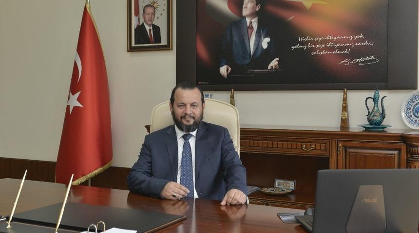 Rekt&ouml;r Akg&uuml;l: &ldquo;Gazeteciler son derece &ouml;nemli bir mesleği icra ediyor&rdquo;