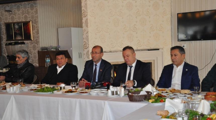 Ali &Ccedil;etin: "G&ouml;r&uuml;şt&uuml;ğ&uuml;m&uuml;z 6 futbolcudan 2-3 tanesini sonu&ccedil;landıracağız"