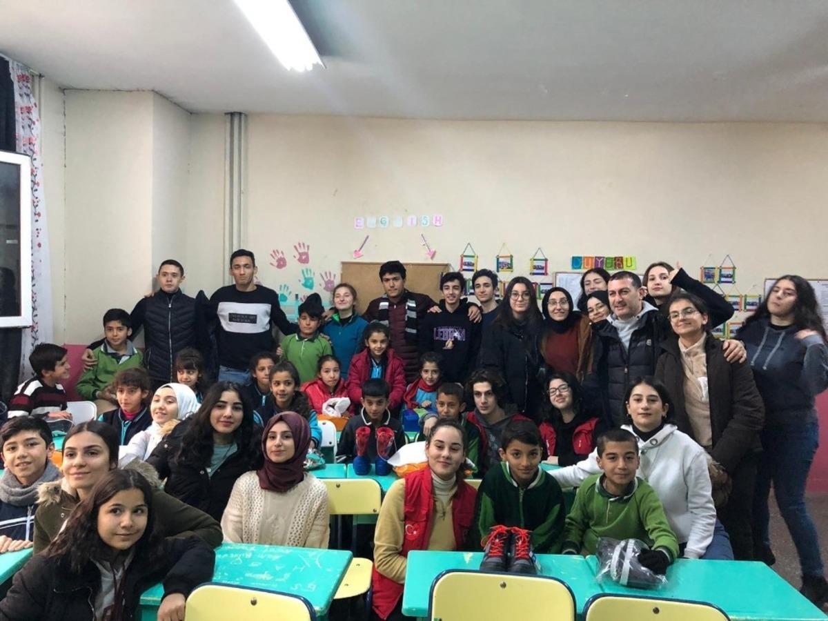 İstanbul&rsquo;dan Sincik&rsquo;e kardeşlik eli uzandı