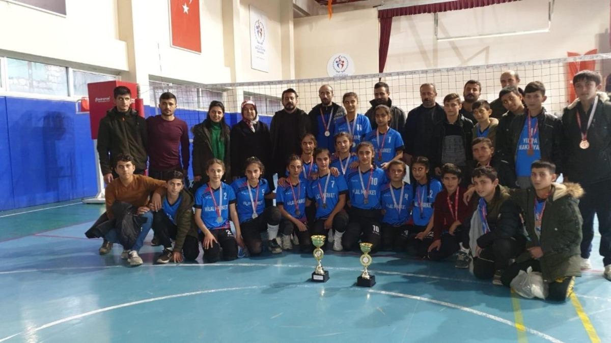 Şırnak&rsquo;taki okullar arası m&uuml;sabakalara Hilal Şeyhan Ortaokulu damga vurdu