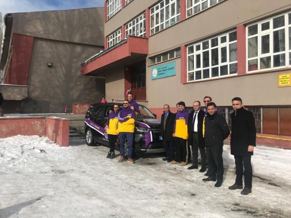 Sarıkamış&rsquo;ta kışlık giyecek yardımı