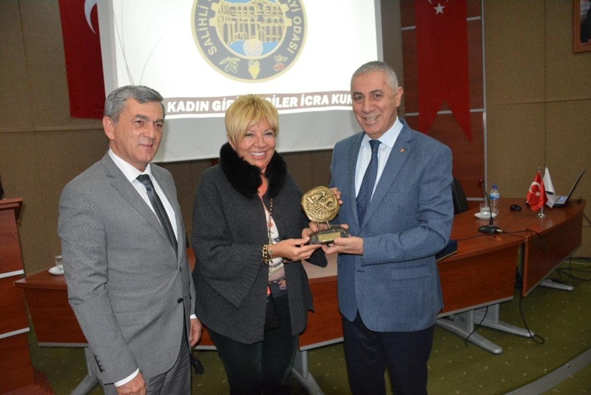 Kestelli, Manisalı kadınlara başarıya giden yolu tarif etti