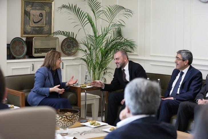 AK Partili Kandemir Başkan Şahin’i ziyaret etti G4