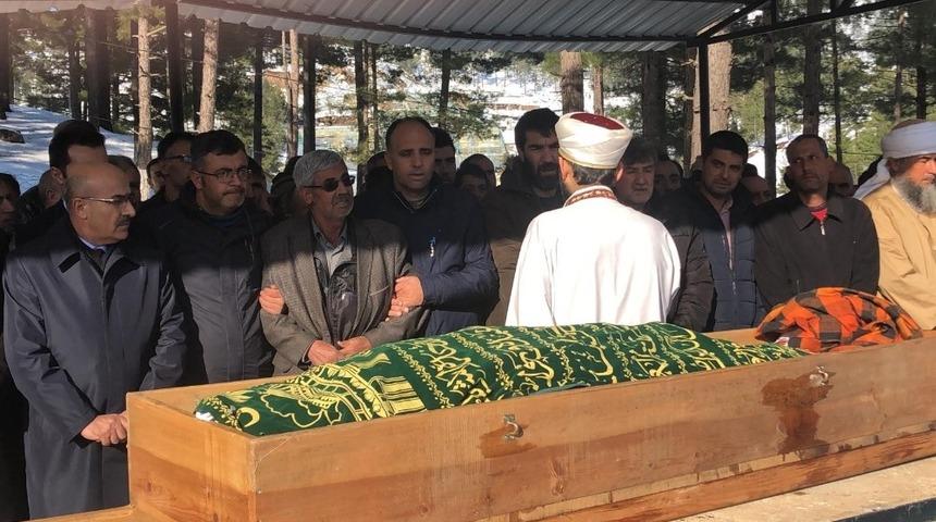 &Ccedil;ığda &ouml;len madenci toprağa verildi